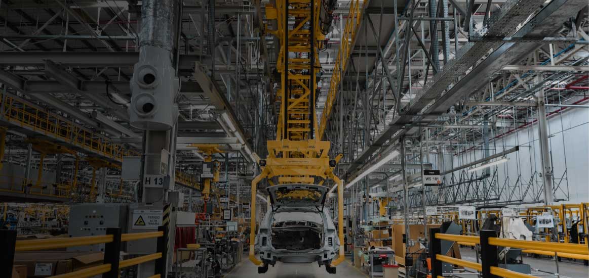 Linha de montagem da Jaguar Land Rover (Foto: Fernanda Freixosa/Divulgação))