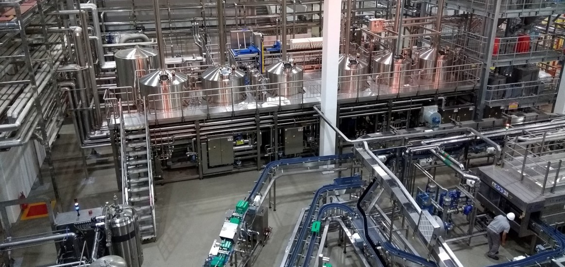 Produção de cerveja em indústria do estado do Rio de Janeiro