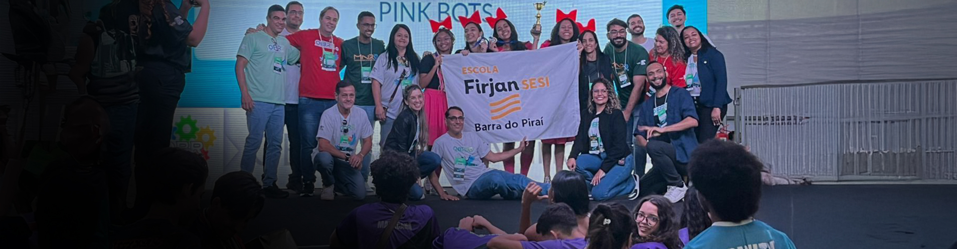 Equipe comemora vitória em torneio