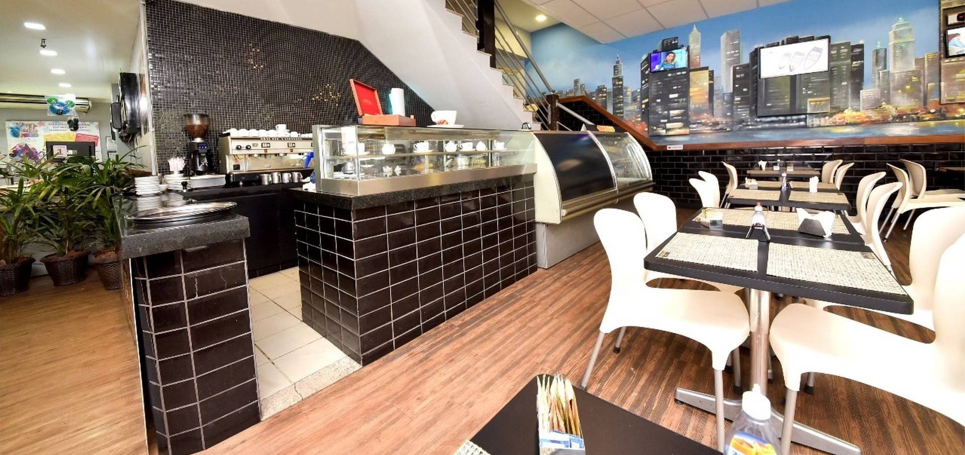 Cafeteria da padaria Madrigal, em Volta Redonda