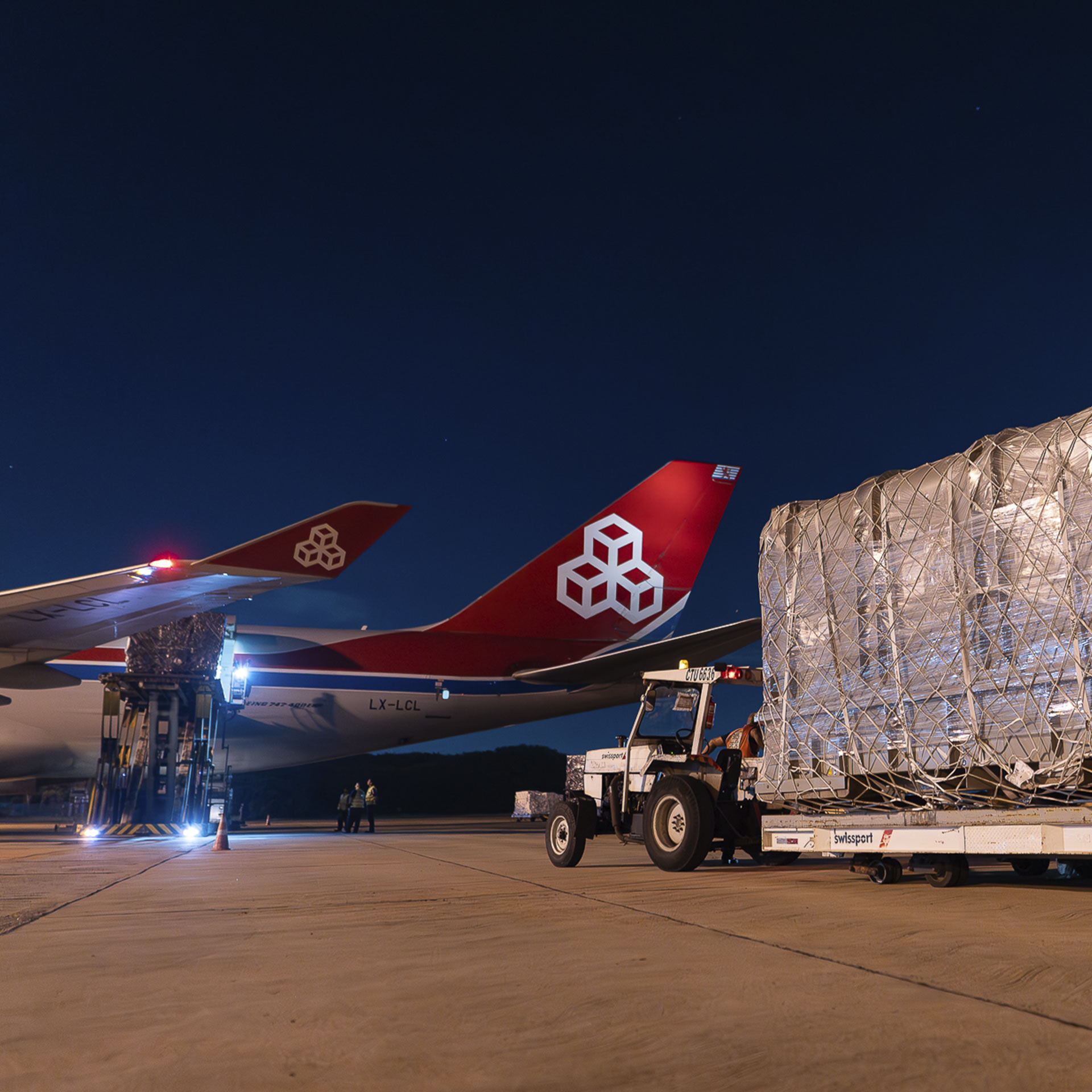 Carga na pista do Galeão 