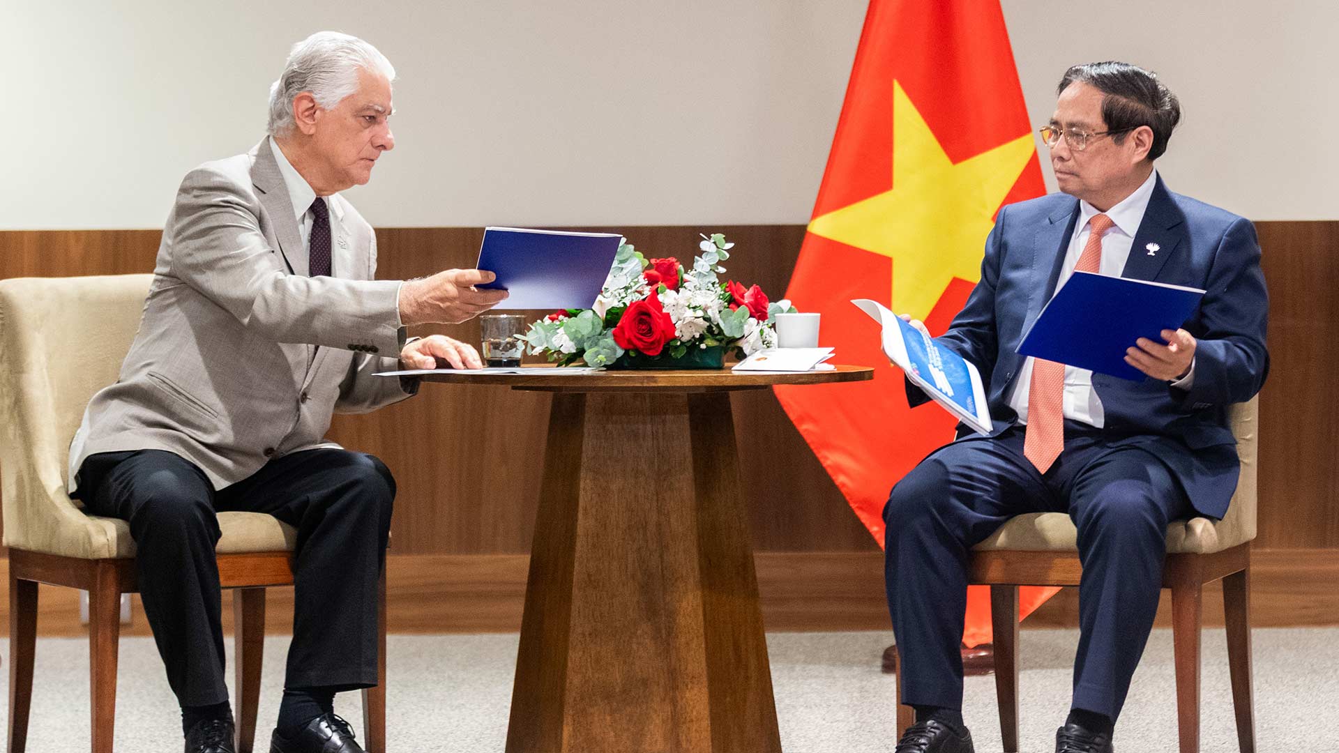 Caetano e premier do Vietnã